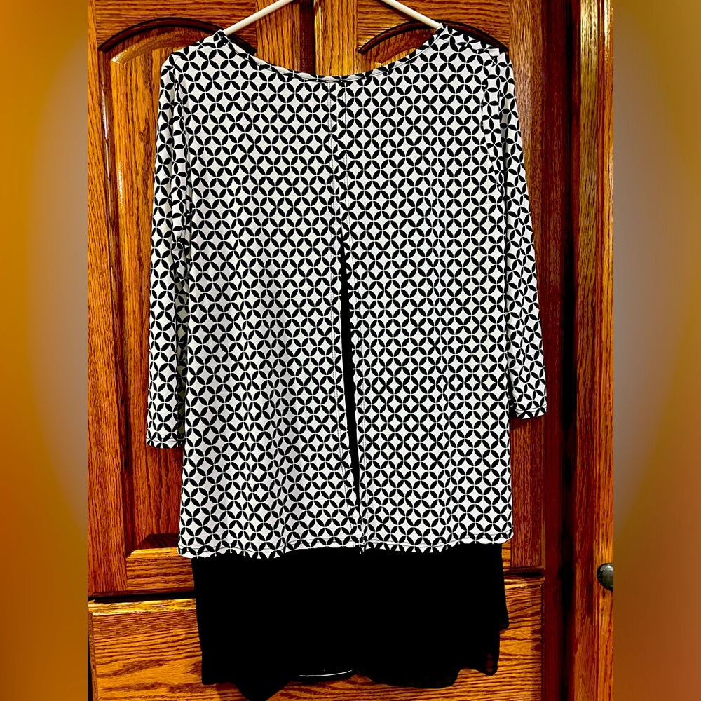 Ladies tunic blouse.   Medium.